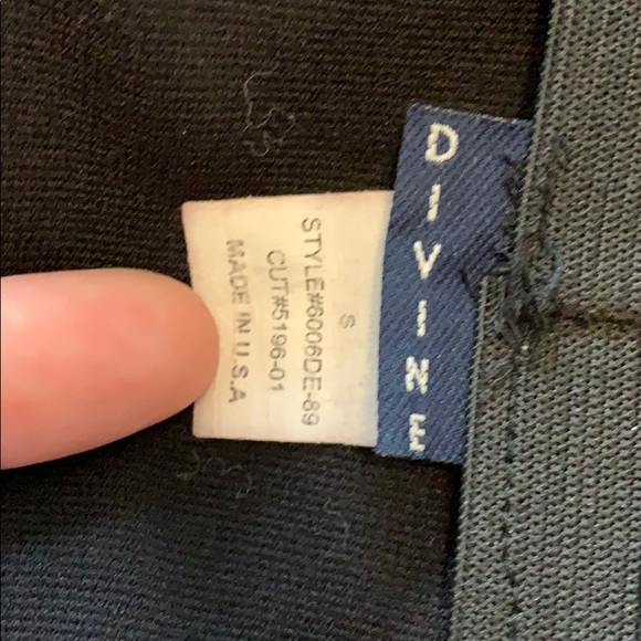 3 for $10🎁 DIVINE BRAND WOMENS SKIRT SIZE S - Picture 6 of 6